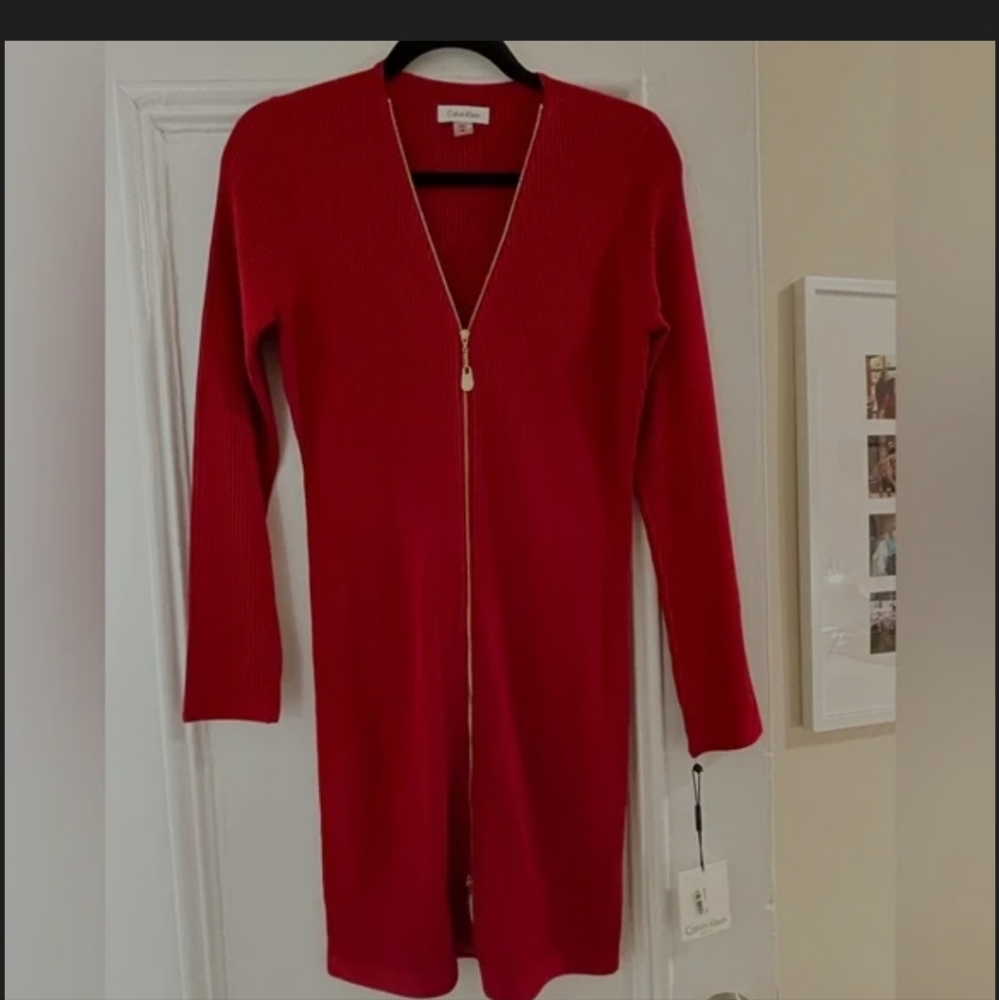 Calvin KeinWomen V-Neck Ribbed Sweater Dress, Red